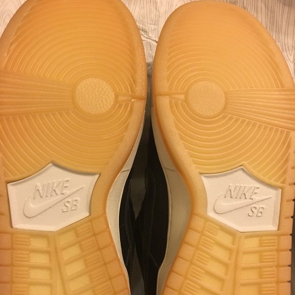 ❌SOLD❌Nike SB Dunk Low Black Rain Sz 9 RARE - Picture 5 of 7